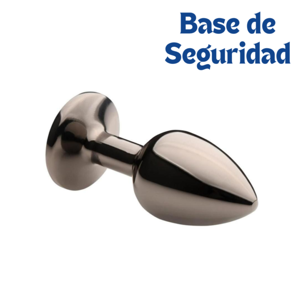 Detalle de la base de seguridad y cuello delgado del tapón anal metálico